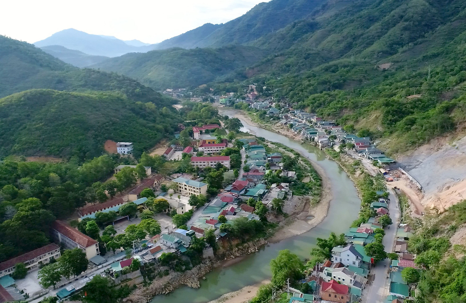 Xã nông thôn mới Hữu Kiệm, huyện Kỳ Sơn (Nghệ An).